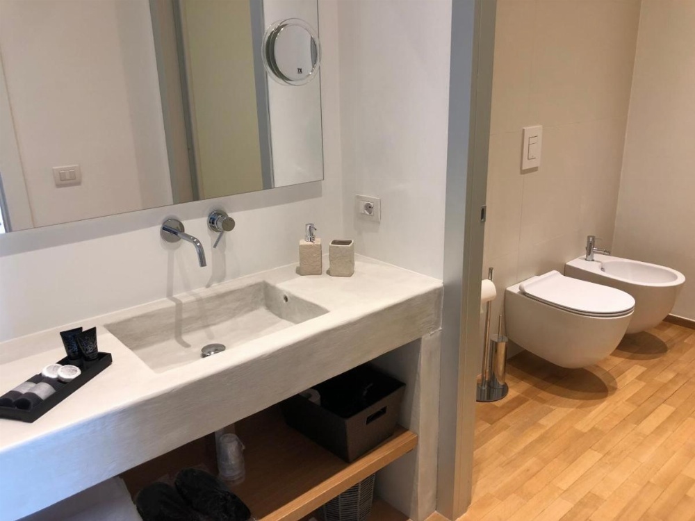 200 ROOMS & TERRACE Image 43